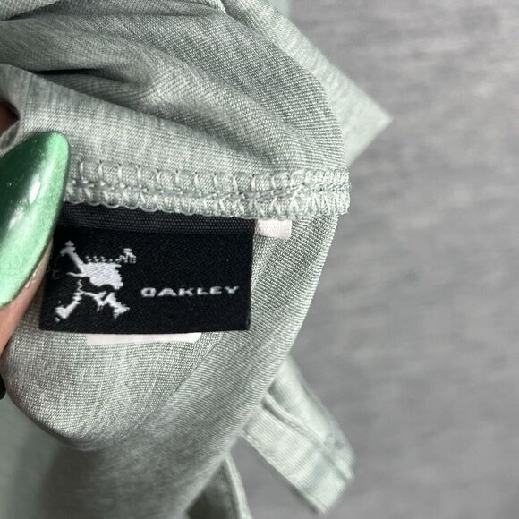 Oakley Shirt Mens Medium Gray Short Sleeve Golfing Polo Lightweight Regular Fit - Picture 5 of 8